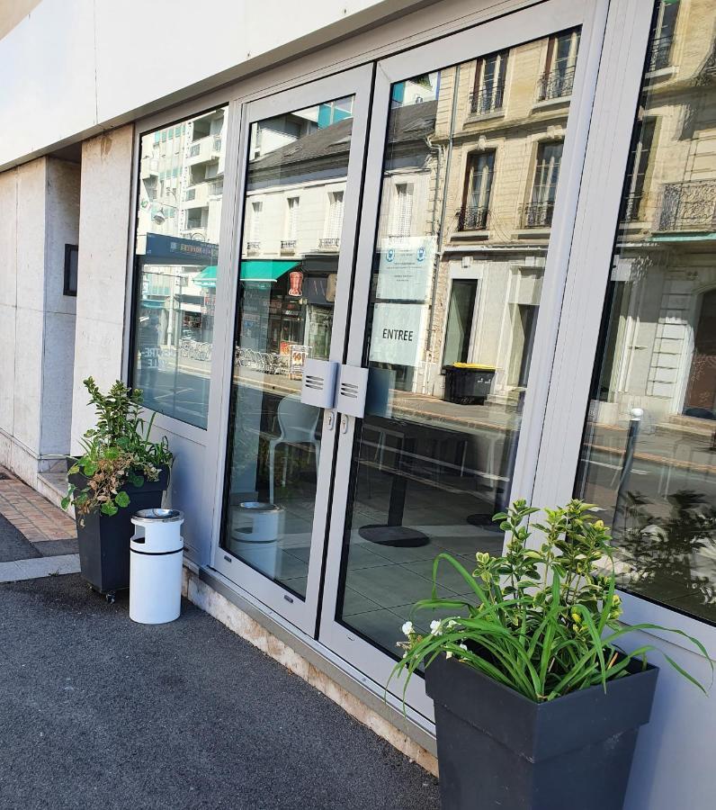 Brit Hotel Confort Nevers Centre Gare Exterior photo