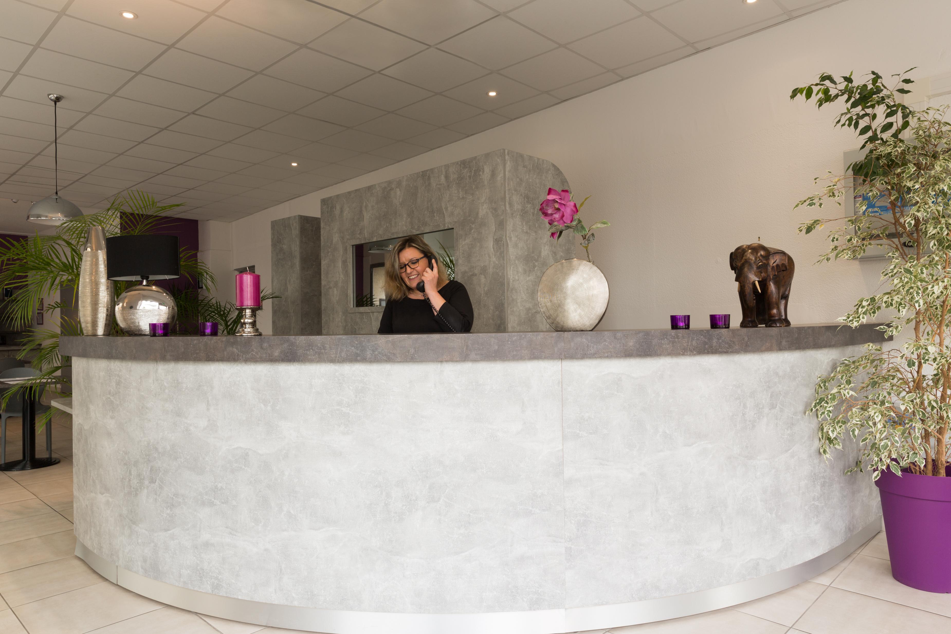 Brit Hotel Confort Nevers Centre Gare Exterior photo
