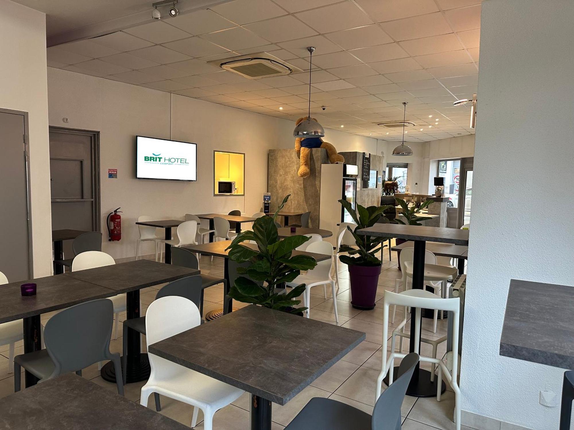 Brit Hotel Confort Nevers Centre Gare Exterior photo